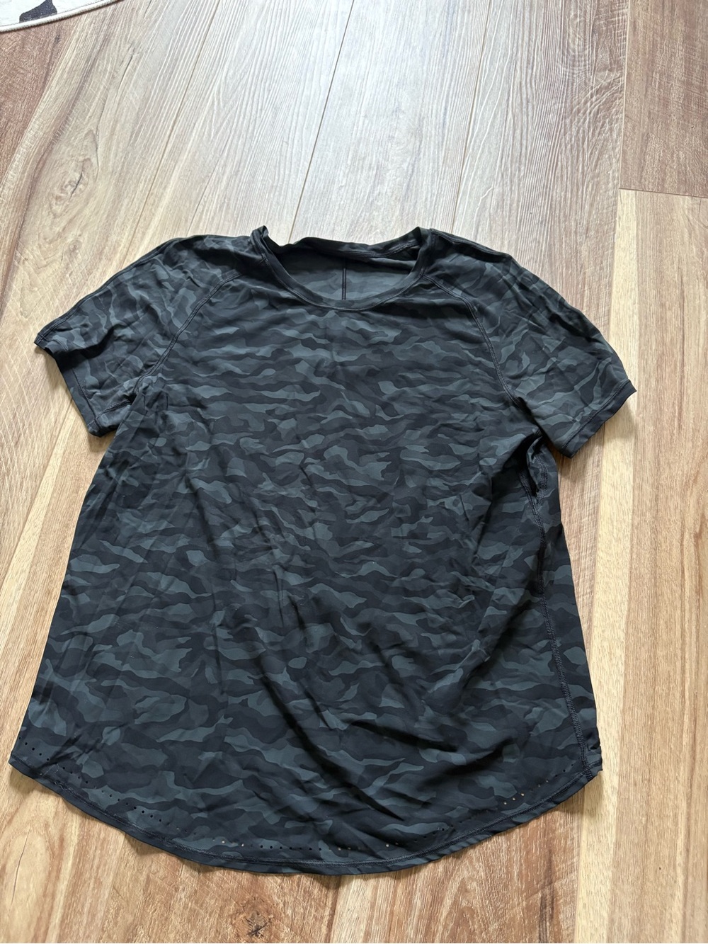 lululemon athletica Women's Short Sleeve Camo Tee - Black